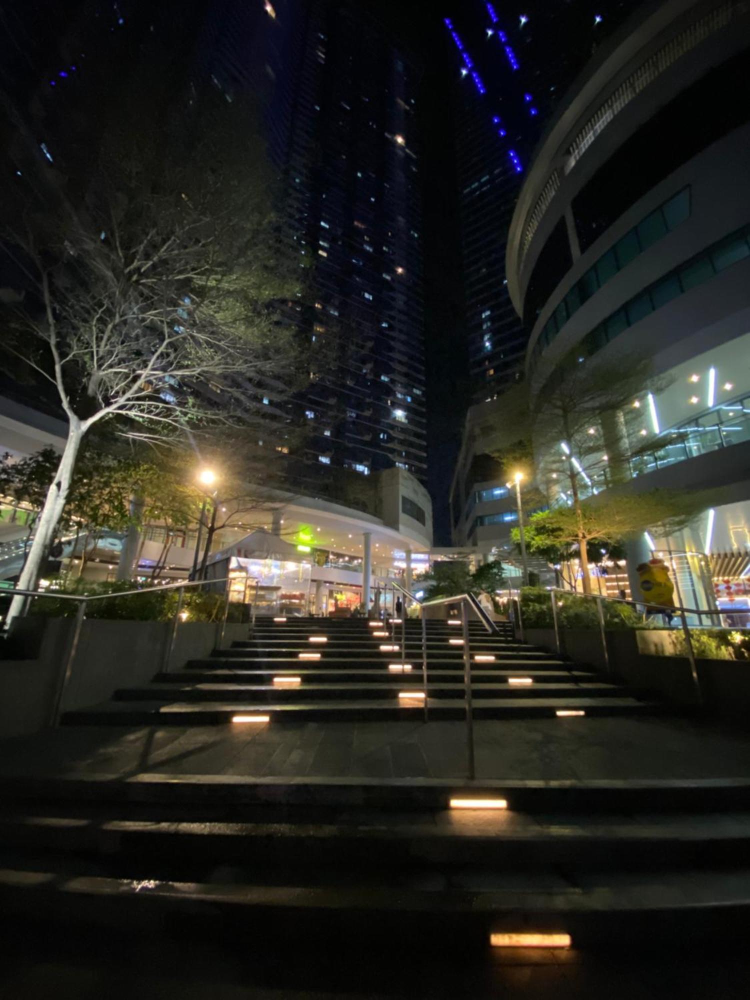 Frost At Air Residences Makati Manila Kültér fotó