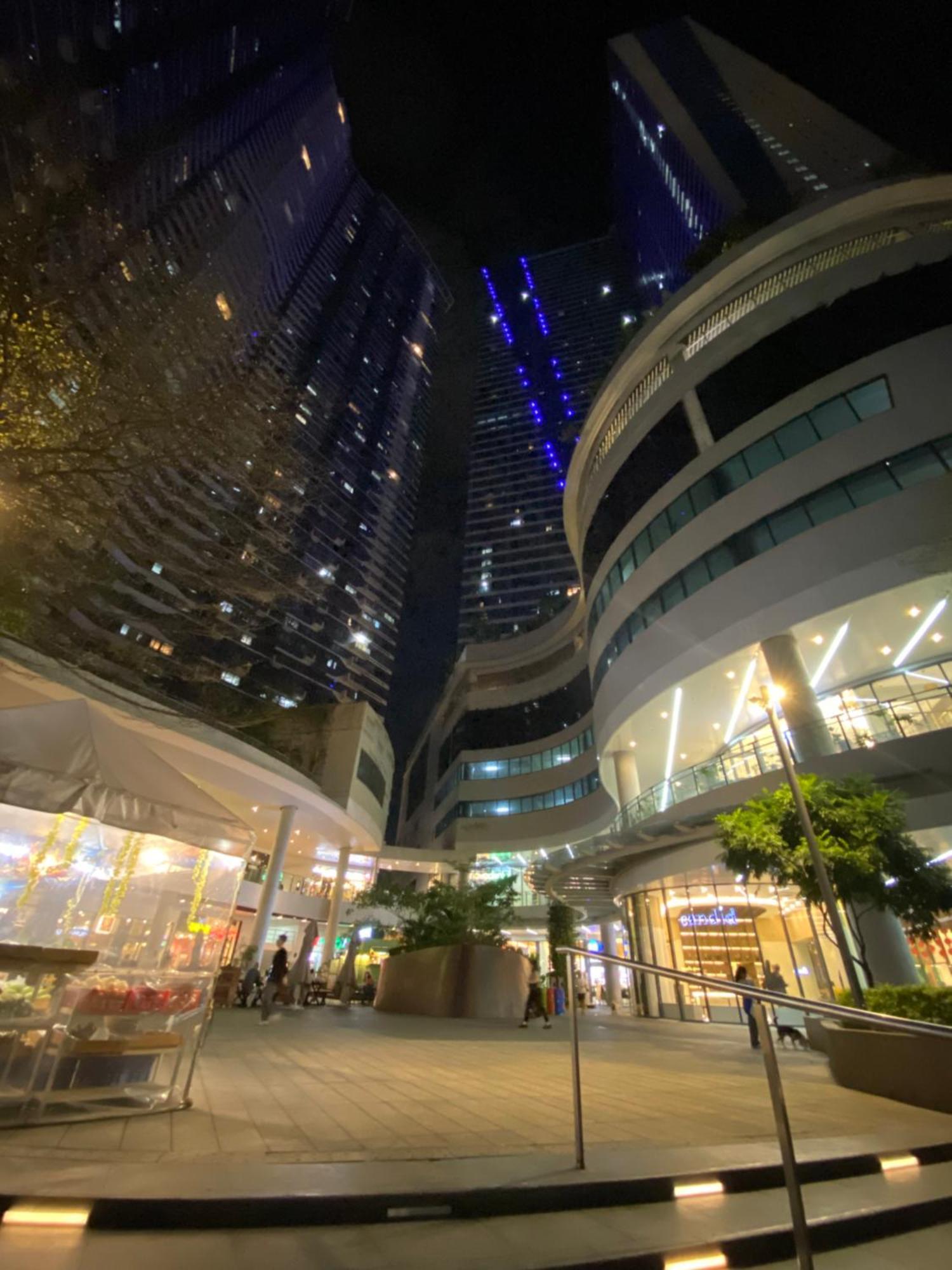 Frost At Air Residences Makati Manila Kültér fotó